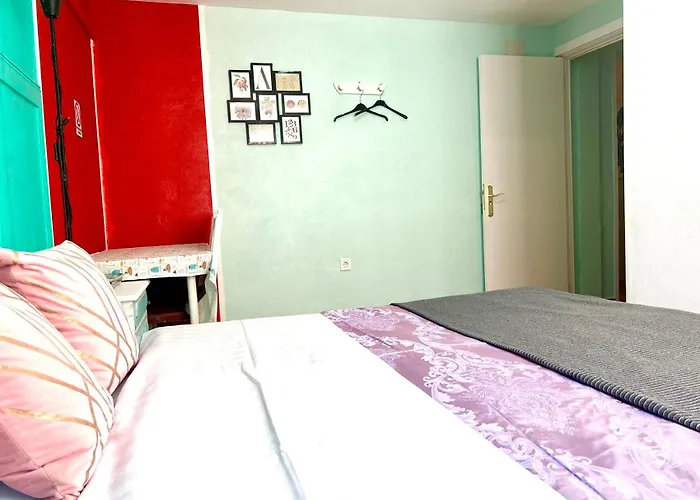 בית הארחה Aj Casa 1949 Quiet רונדה